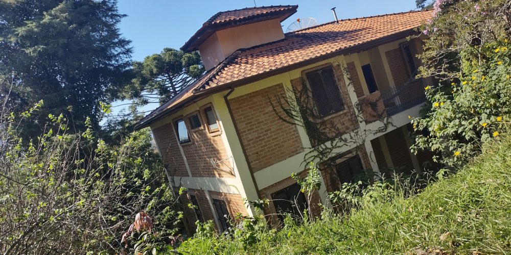 a casa é composto é sobrado